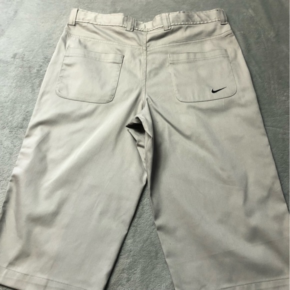 NWT Nike Dri-Fit Taupe Golf Shorts Size Youth XL (13-15 yrs) - Picture 3 of 9